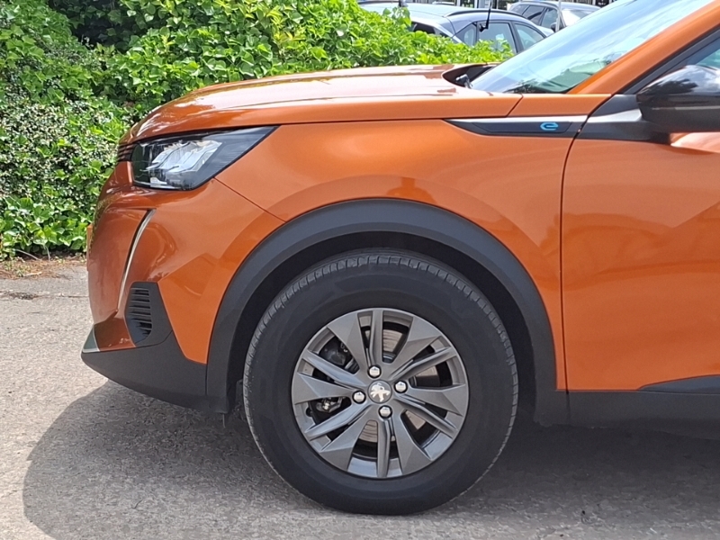 Peugeot e-2008 Allure Premium Orange #19