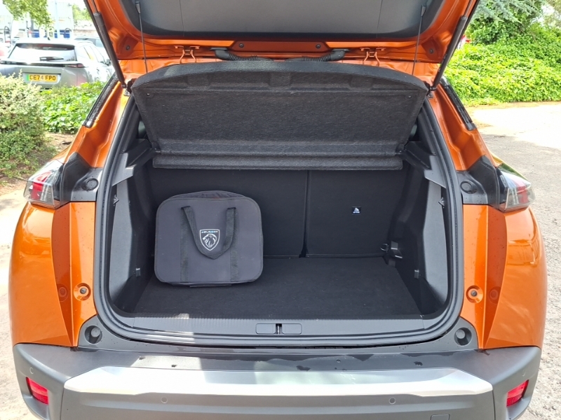 Peugeot e-2008 Allure Premium Orange #18