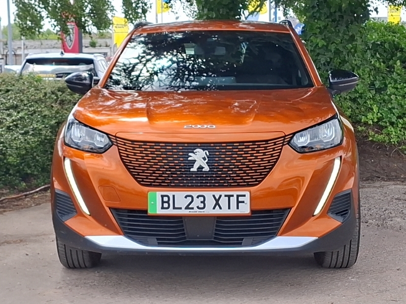 Peugeot e-2008 Allure Premium Orange #14