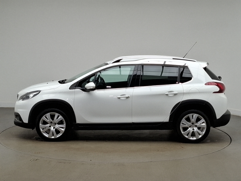 Peugeot 2008 1.2 Puretech 110 Allure Eat6 White #4