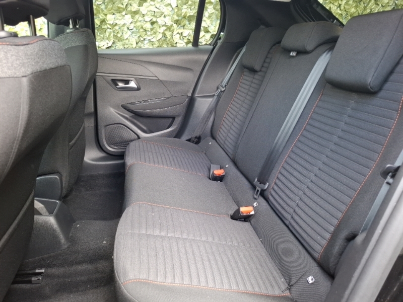 Peugeot 208 1.2 Puretech Active Premium Black #6