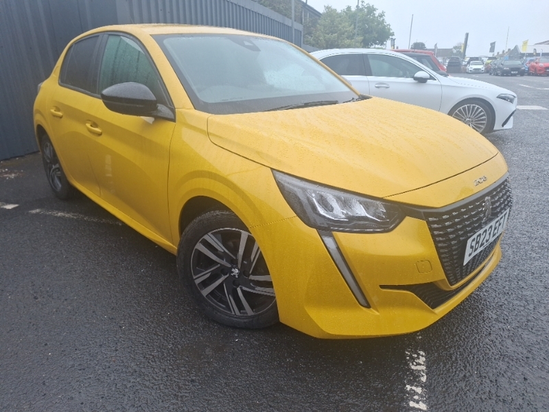 Peugeot 208 1.2 Puretech Active Premium Yellow