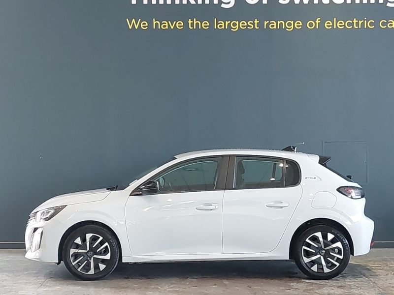 Peugeot 208 1.2 Puretech 100 Style White #4