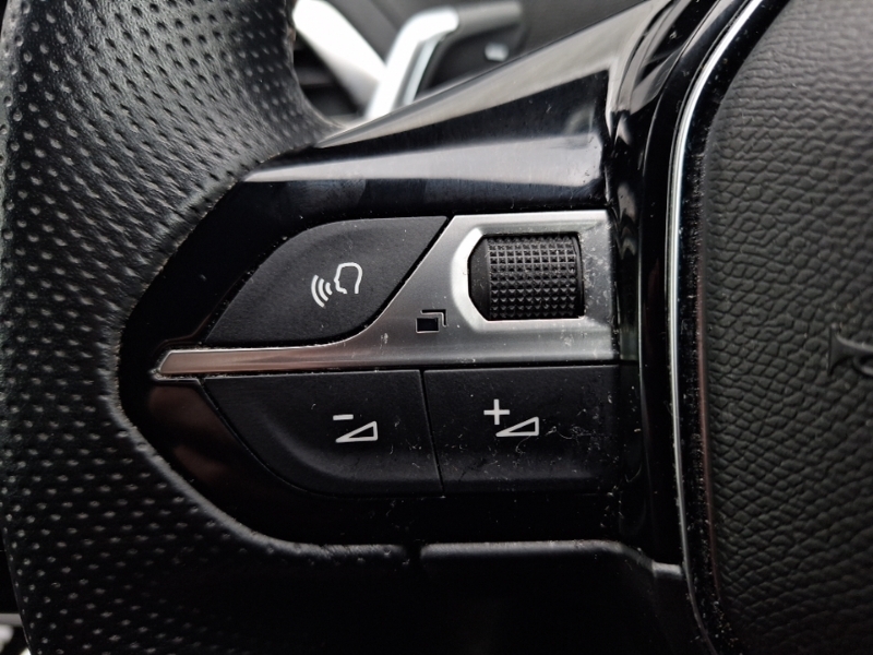 Peugeot 5008 Active Premium White #12
