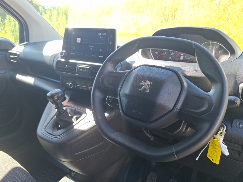 Peugeot Partner 1000 1.5 Bluehdi 100 Professional Prem Van 6 Spd BF22OEG White #3