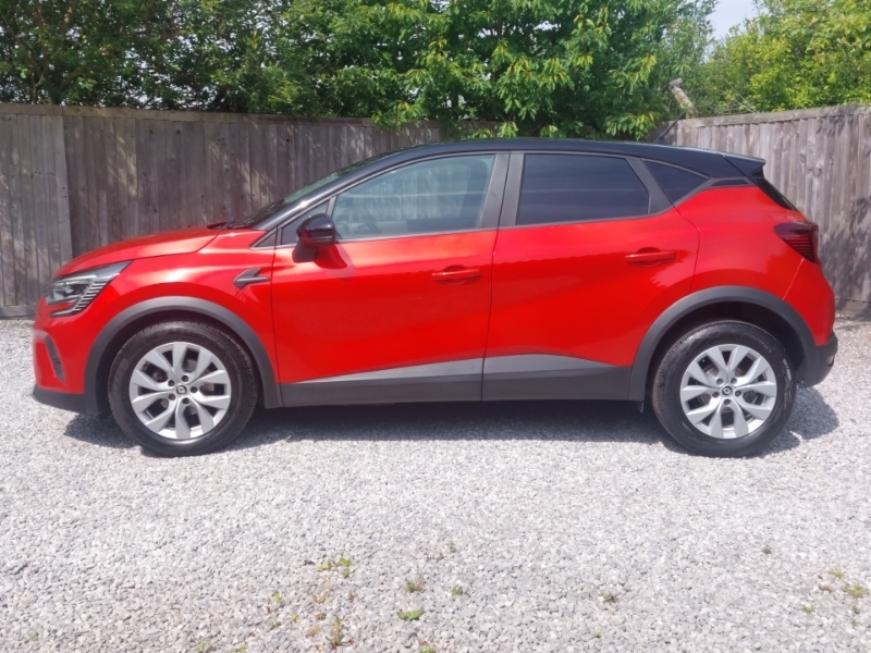 Renault Captur 1.0 Tce 90 Iconic Edition Red #4