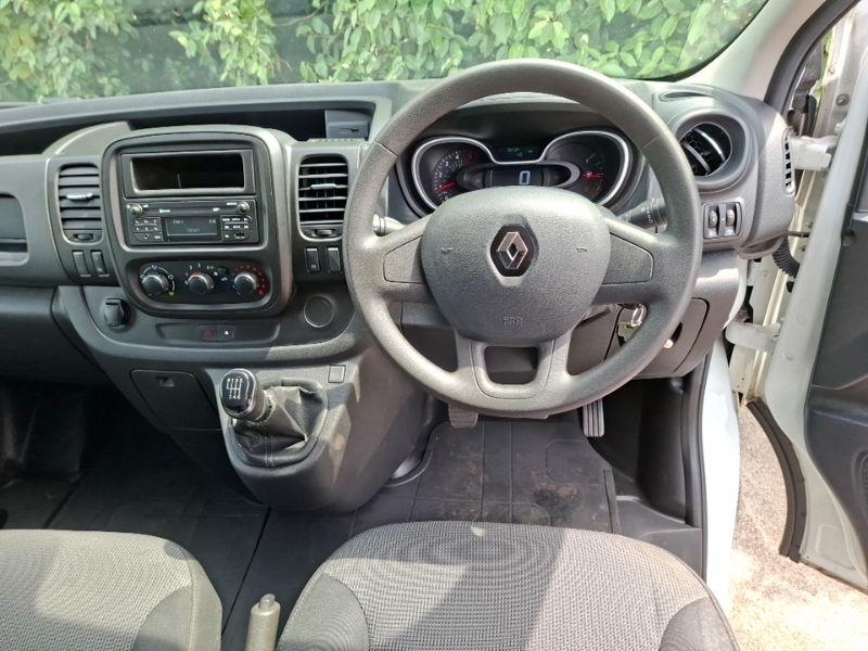 Renault Trafic 1.6 Wheelchair Accessible Brown #8
