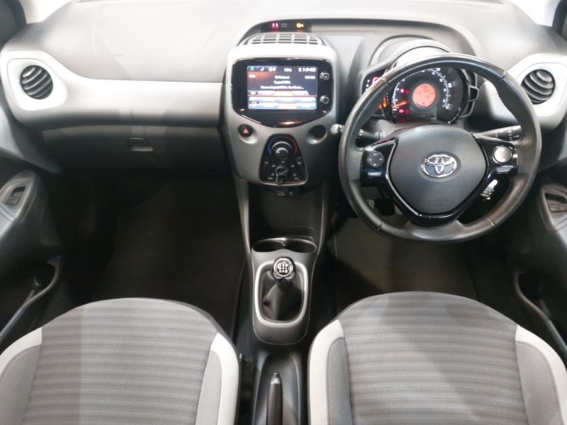 Toyota Aygo 1.0 Vvt-i X-play Silver #3