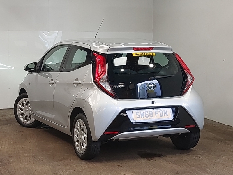 Toyota Aygo 1.0 Vvt-i X-play Silver #2