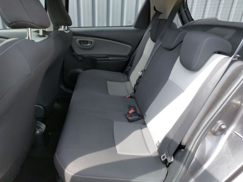 Toyota Yaris 1.5 Hybrid Icon Tech Cvt MA69BMU Grey #6