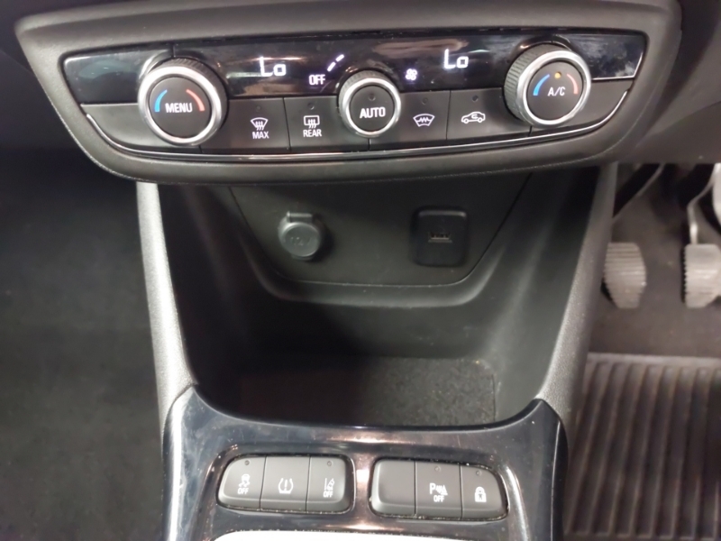 Vauxhall Crossland X Hatchback Blue #16