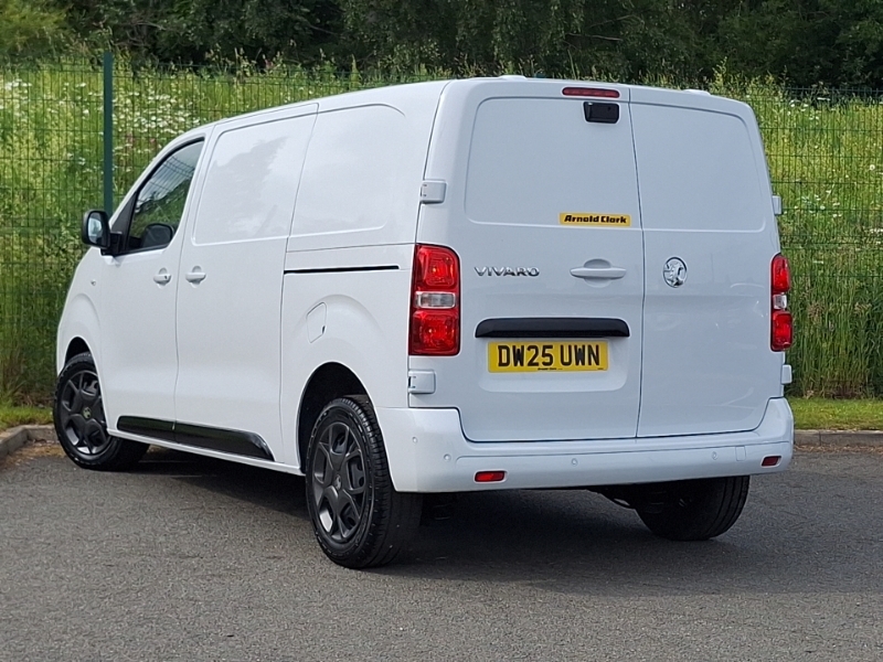 Vauxhall Vivaro 1.5 Turbo D 120 Pro H1 Van White #2