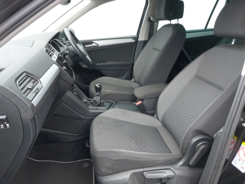 Volkswagen Tiguan 1.5 Tsi Evo 130 Match SV19FBU Black #5