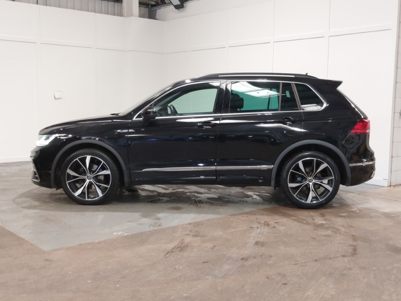 Volkswagen Tiguan 2.0 Tdi R-line Dsg SN23LST Black #4