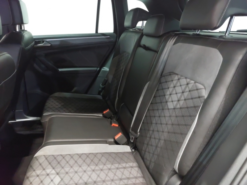 Volkswagen Tiguan 2.0 Tdi R-line Dsg SN23LST Black #6