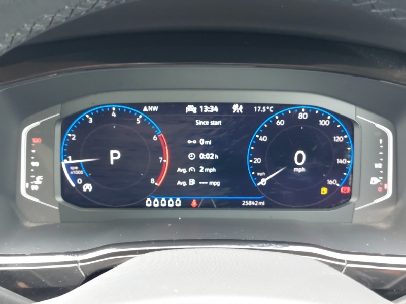 Volkswagen Touran Hatchback #15