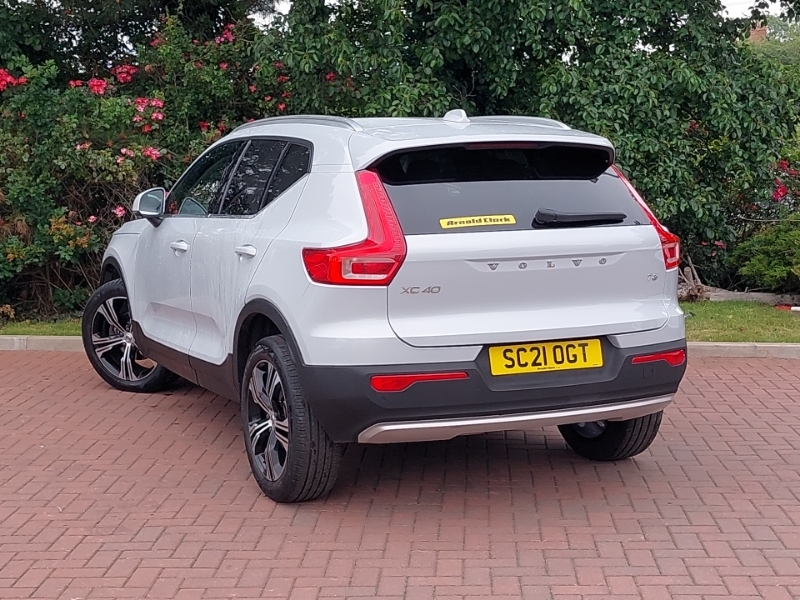 Volvo XC40 1.5 T3 163 Inscription Pro Geartronic Silver #2