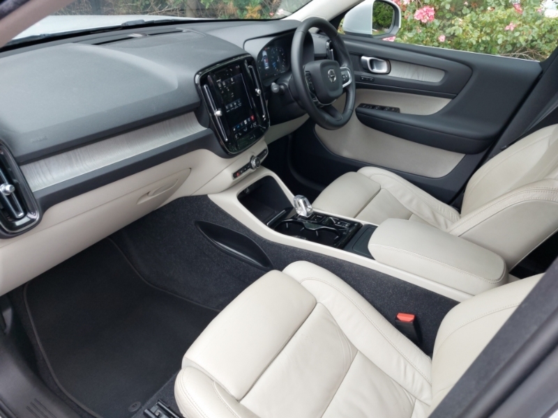 Volvo XC40 1.5 T3 163 Inscription Pro Geartronic Silver #5