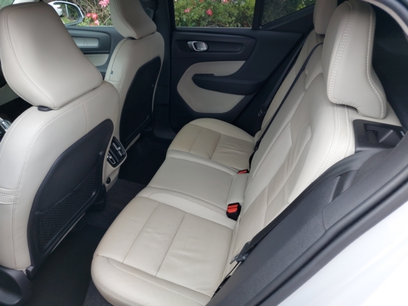 Volvo XC40 1.5 T3 163 Inscription Pro Geartronic Silver #6