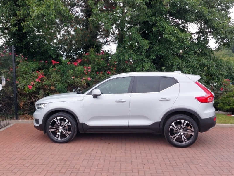 Volvo XC40 1.5 T3 163 Inscription Pro Geartronic Silver #4