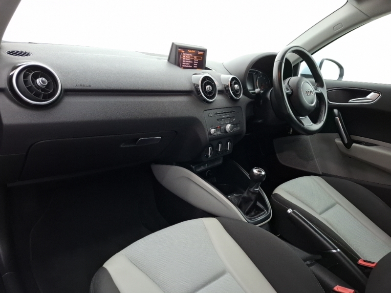 Audi A1 1.4 Tfsi S Line Euro 5 Ss White #5