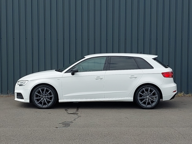 Audi A3 35 Tfsi Black Edition White #4