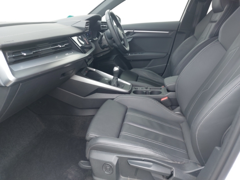 Audi A3 35 Tfsi S Line AV24MVJ White #5