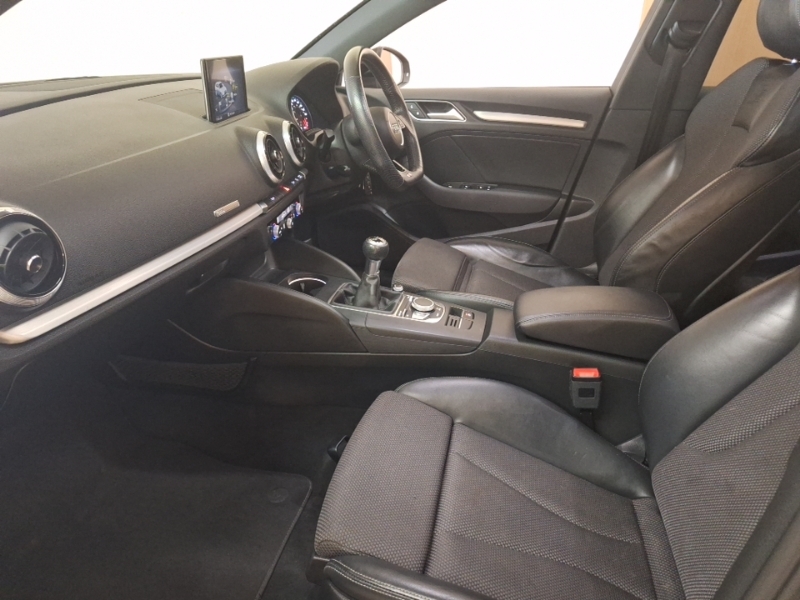 Audi A3 1.6 Tdi S Line Black #5