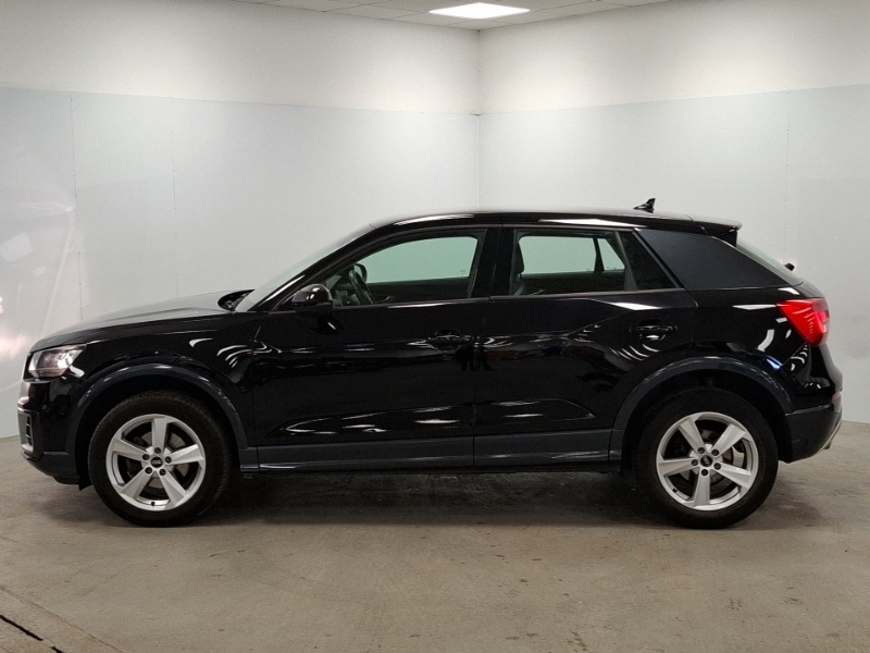 Audi Q2 30 Tfsi Sport Black #4