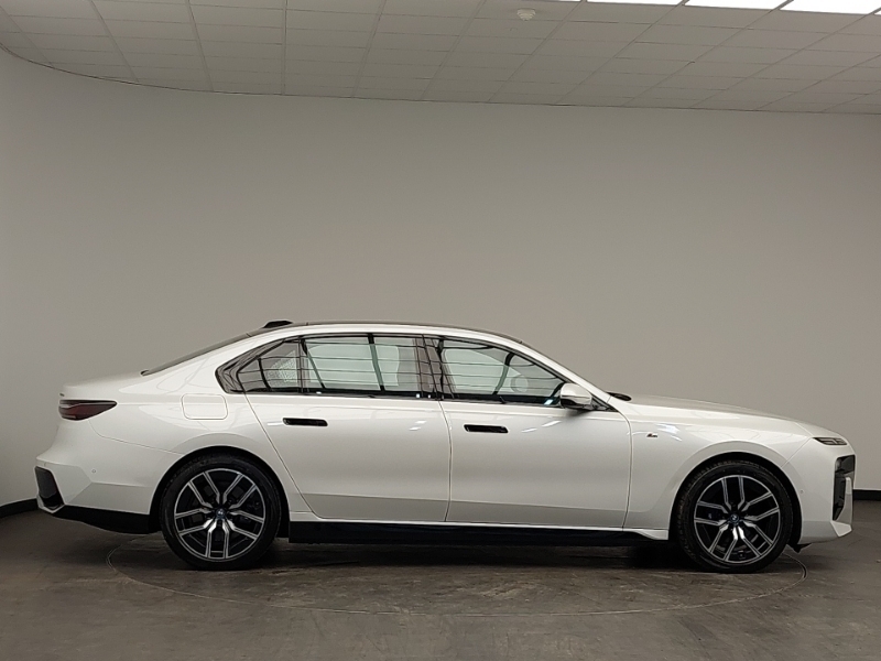 BMW i7 400Kw Xdrive60 M Sport 105.7Kwh White #3