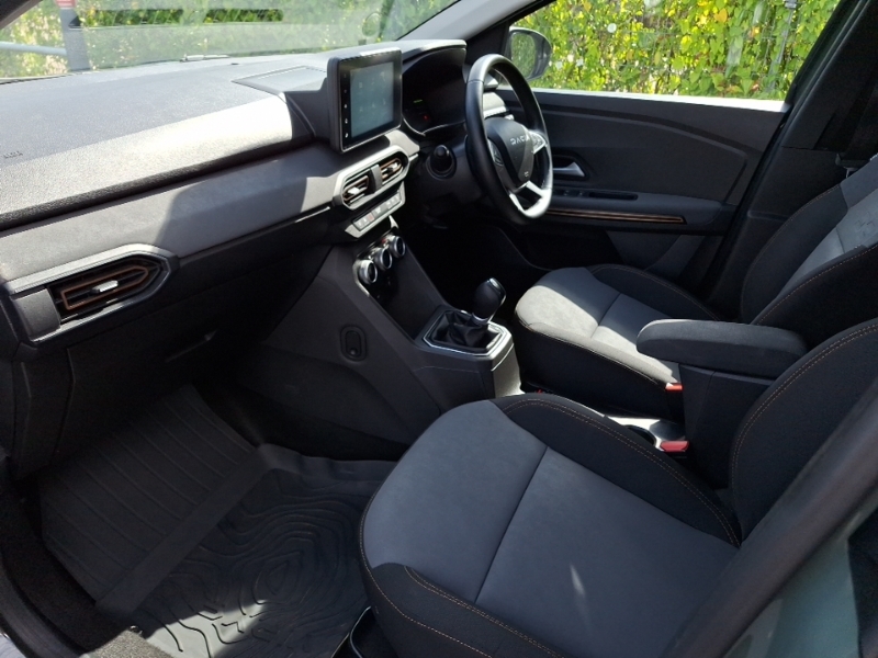 Dacia Jogger 1.6 Hev Extreme Green #5