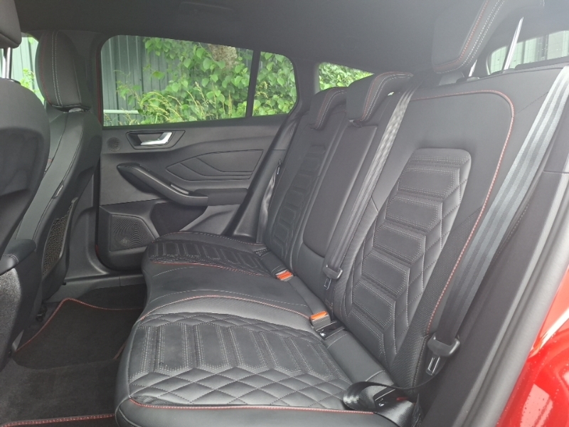 Ford Focus 1.0 Ecoboost Hybrid Mhev 155 St-line X Red #6