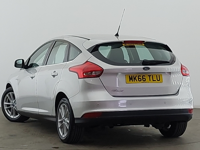 Ford Focus 1.5 Tdci 120 Zetec Silver #2