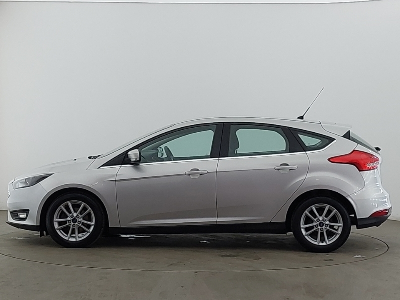 Ford Focus 1.5 Tdci 120 Zetec Silver #4