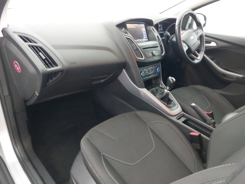 Ford Focus 1.5 Tdci 120 Zetec Silver #5