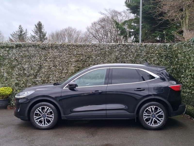 Ford Kuga 1.5 Ecoboost 150 Titanium First Edition Black #4