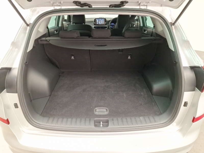 Hyundai Tucson Se Nav Red #18