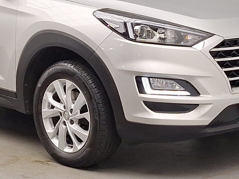 Hyundai Tucson Se Nav Red #20