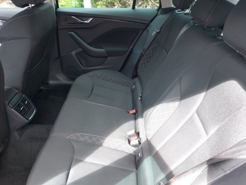 Skoda Kamiq 1.0 Tsi 110 Se Drive Grey #6