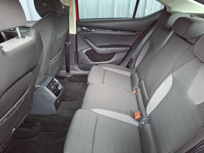 Skoda Octavia 1.0 Tsi Se Technology Red #6