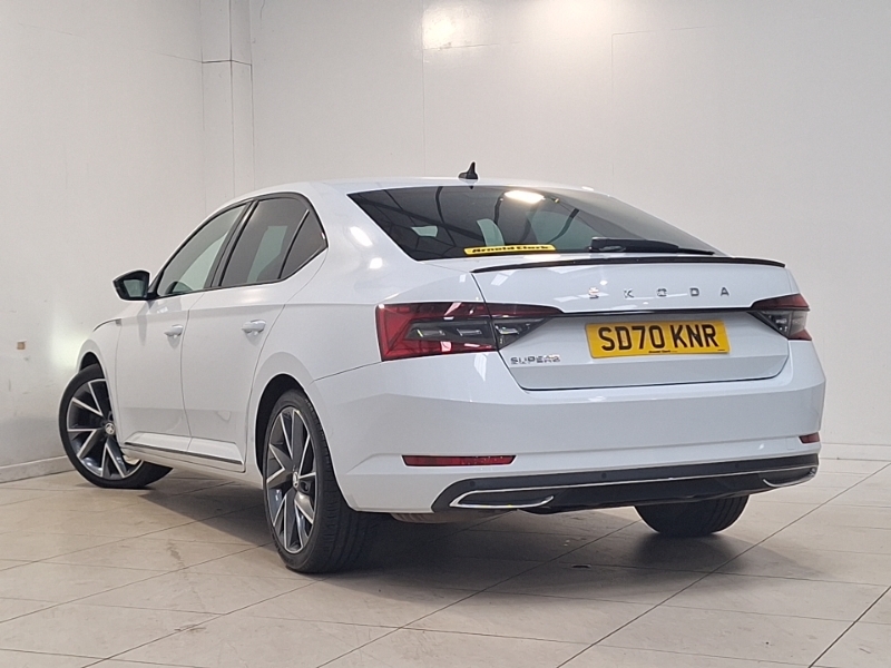 Skoda Superb 2.0 Tdi Cr 190 Sport Line Plus Dsg White #2