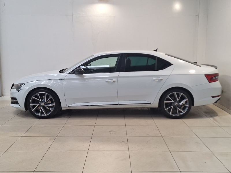 Skoda Superb 2.0 Tdi Cr 190 Sport Line Plus Dsg White #4