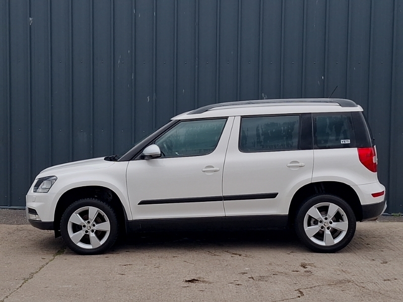 Skoda Yeti 2.0 Tdi Cr Se White #4