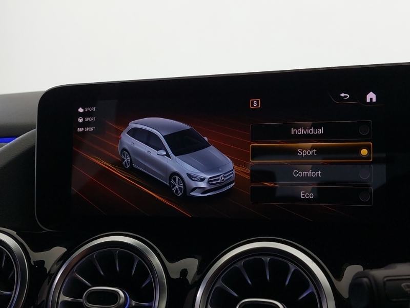 Mercedes-Benz B Class B200 Amg Line Premium Plus White #16