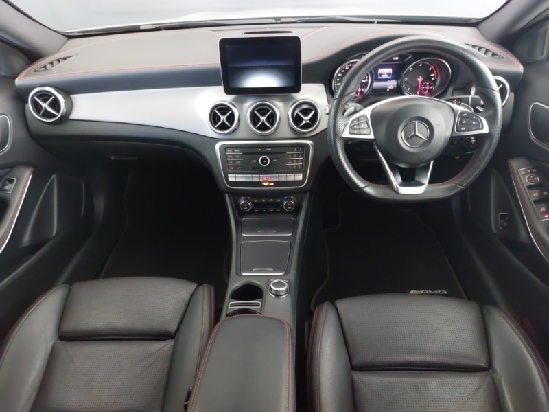Mercedes-Benz GLA Class Gla 220D 4Matic Amg Line Premium Silver #3