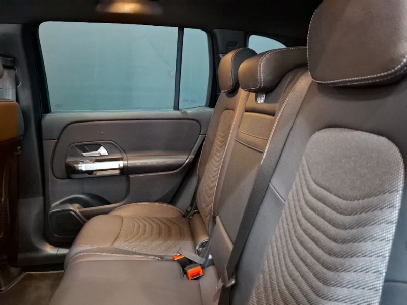 Mercedes-Benz GLB Class Glb 200 Sport Executive 7G-tronic Black #6