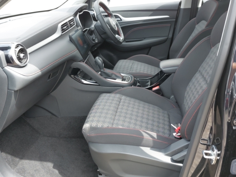 MG ZS 1.0T Gdi Excite Dct Black #5