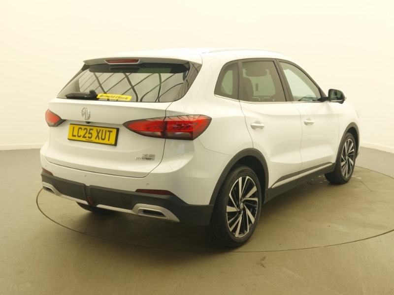 MG ZS 1.5 Hybrid Trophy White #2