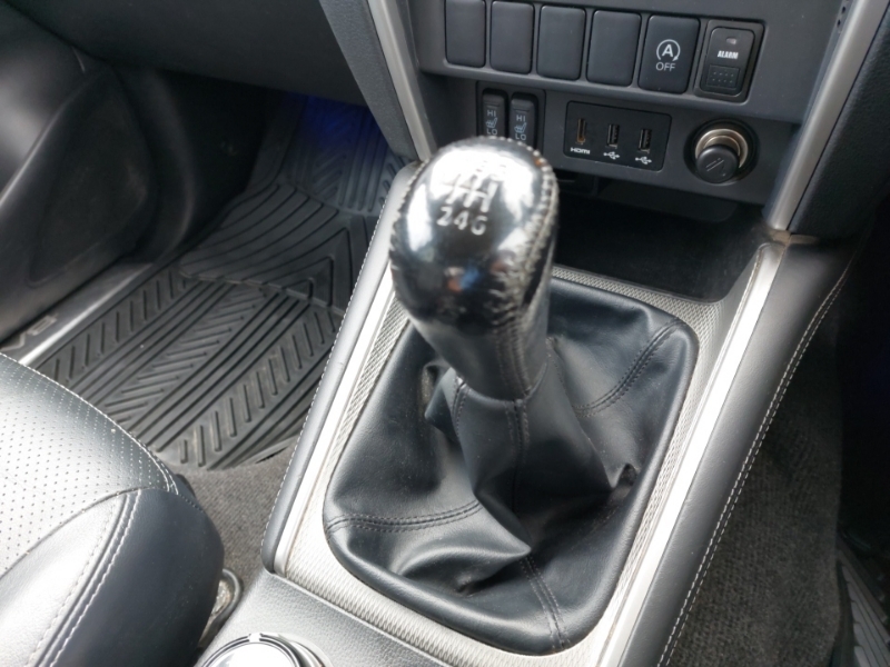 Mitsubishi L200 Double Cab Di-d 150 Barbarian 4Wd Blue #9