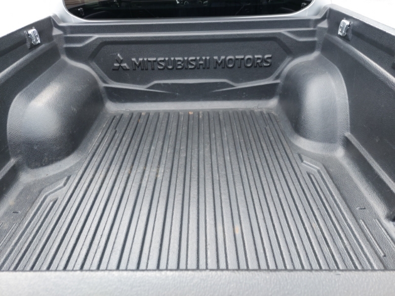 Mitsubishi L200 Double Cab Di-d 150 Barbarian 4Wd Blue #17